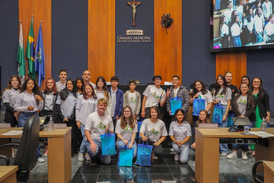 Visita Orientada das Estudantes do Colégio Estadual Costa Viana - Escola de  Cidadania